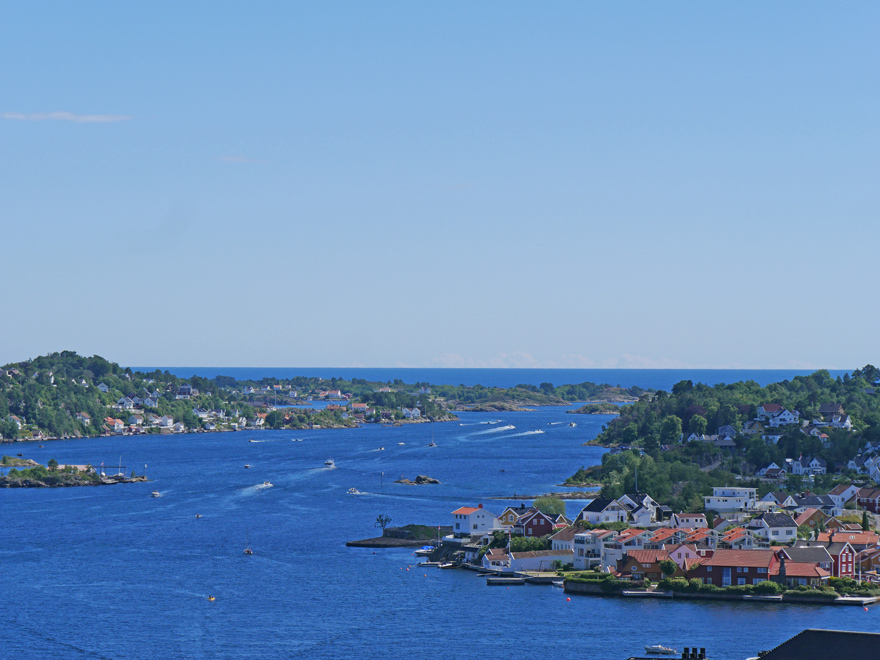 View of Arendal from top of Fløyheia
